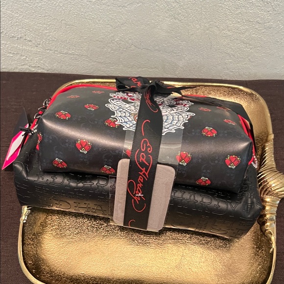 #1545+ Ed Hardy Black and Red Skull Toiletry Make-Up Bag - Picture 5 of 6
